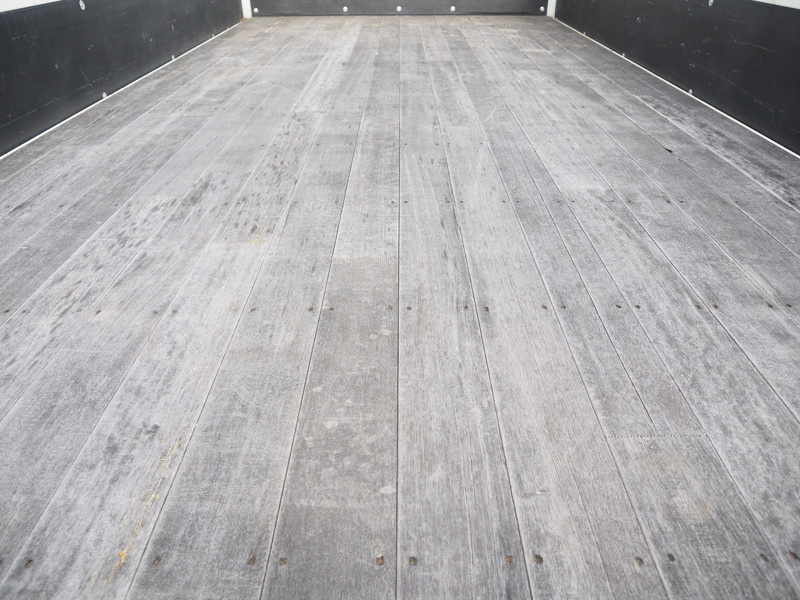 いすゞ エルフ 平ボディ 小型 TRG-NPR85AR 年式 H30[写真20]