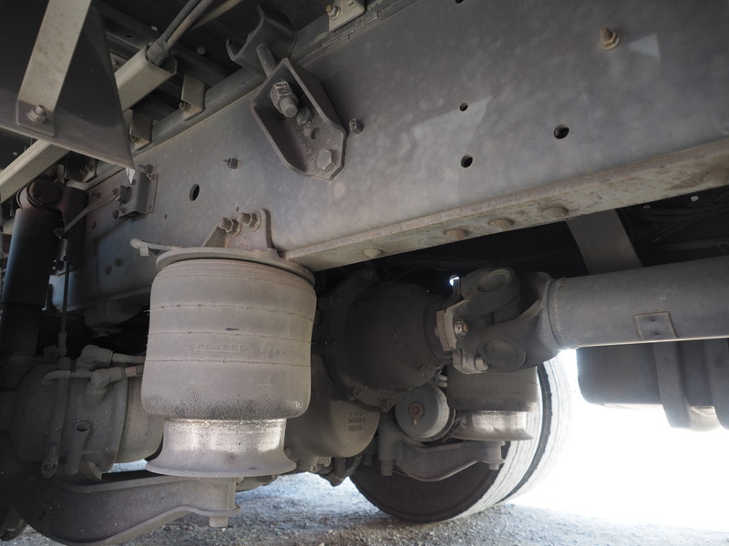 いすゞ ギガ ウイング車 大型 LKG-CYJ77A 年式 H23[写真42]