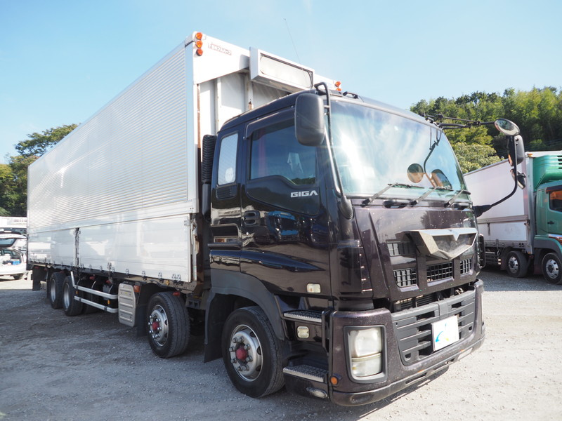 いすゞ ギガ ウイング車 大型 LKG-CYJ77A 年式 H23[写真04]