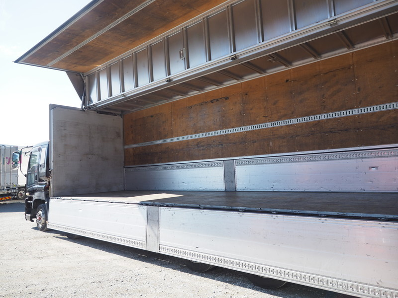 いすゞ ギガ ウイング車 大型 LKG-CYJ77A 年式 H23[写真18]