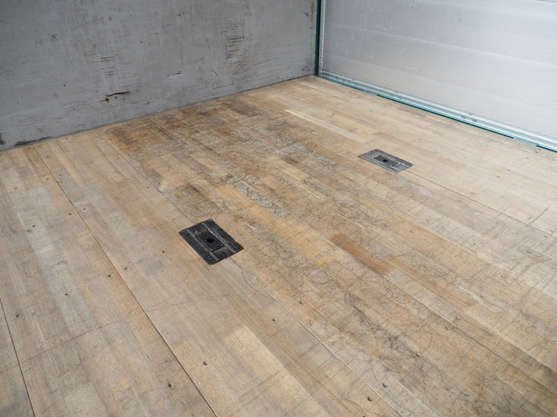 いすゞ ギガ ウイング車 大型 QKG-CYJ77B 年式 H28[写真23]