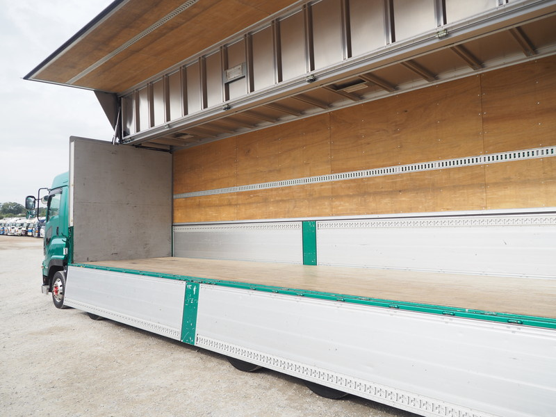 いすゞ ギガ ウイング車 大型 QKG-CYJ77B 年式 H28[写真21]