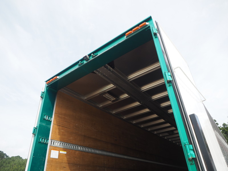 いすゞ ギガ ウイング車 大型 QKG-CYJ77B 年式 H28[写真28]