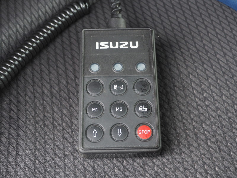 いすゞ ギガ ウイング車 大型 QKG-CYJ77B 年式 H28[写真37]