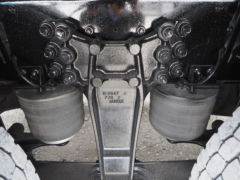 いすゞ ギガ ウイング車 大型 QKG-CYJ77B 年式 H28[写真44]