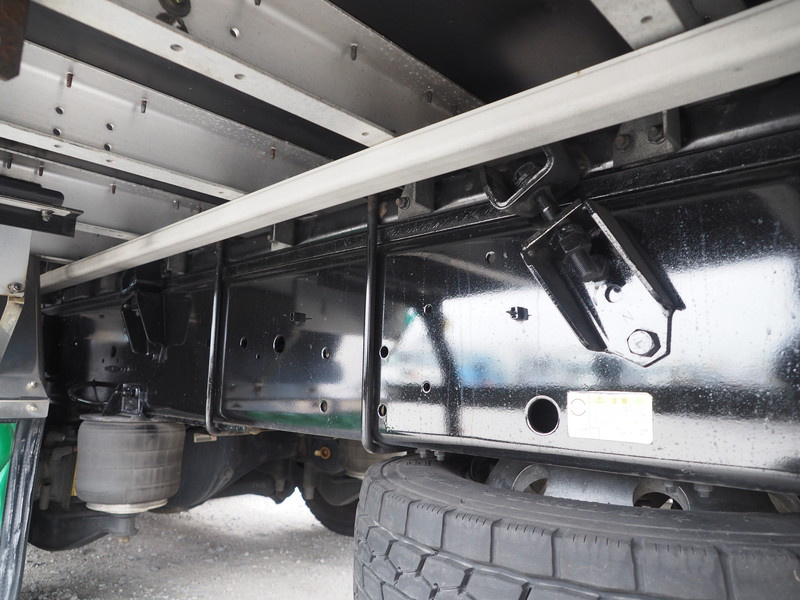 いすゞ ギガ ウイング車 大型 QKG-CYJ77B 年式 H28[写真45]