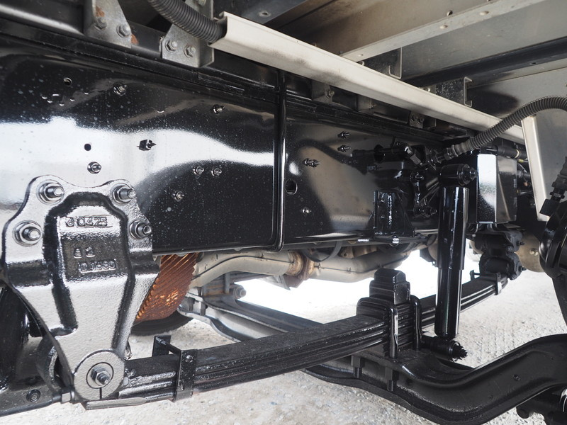 いすゞ ギガ ウイング車 大型 QKG-CYJ77B 年式 H28[写真46]