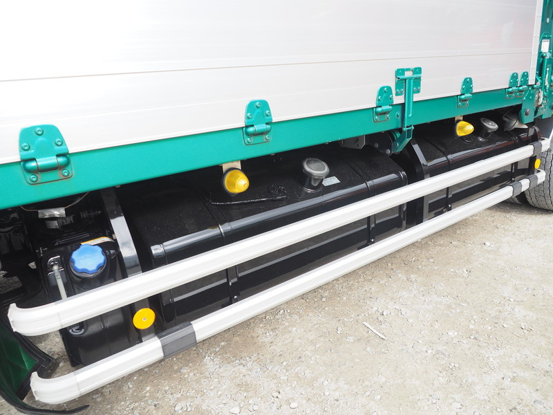 いすゞ ギガ ウイング車 大型 QKG-CYJ77B 年式 H28[写真17]