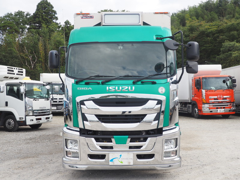 いすゞ ギガ ウイング車 大型 QKG-CYJ77B 年式 H28[写真03]