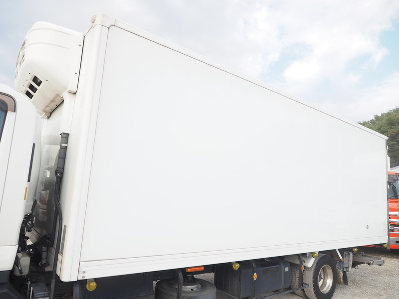 いすゞ フォワード 冷凍バン 中型 TKG-FRR90S2 年式 H25[写真13]