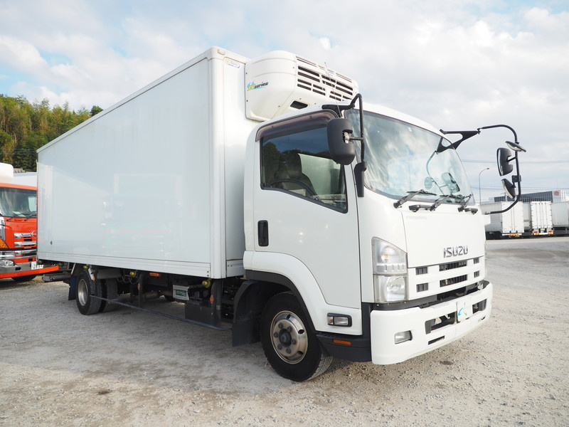 いすゞ フォワード 冷凍バン 中型 TKG-FRR90S2 年式 H25[写真04]