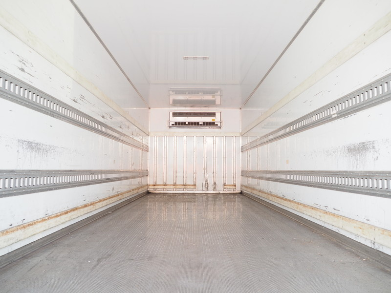 いすゞ フォワード 冷凍バン 中型 TKG-FRR90S2 年式 H25[写真16]