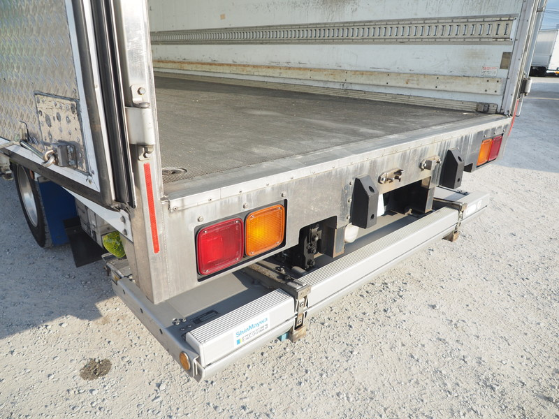 いすゞ フォワード 冷凍バン 中型 TKG-FRR90S2 年式 H25[写真20]