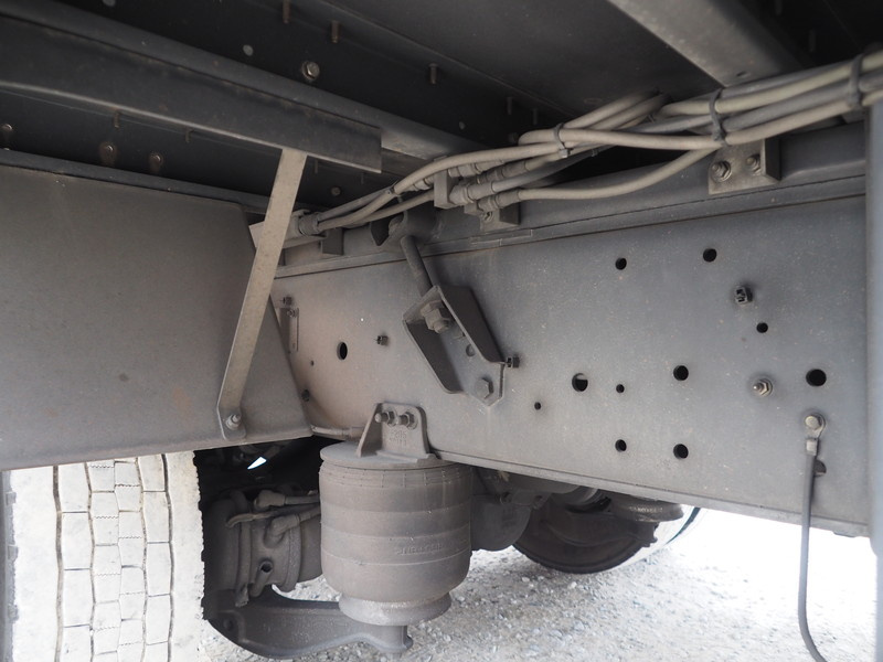 いすゞ ギガ ウイング車 大型 QKG-CYJ77A 年式 H26[写真45]