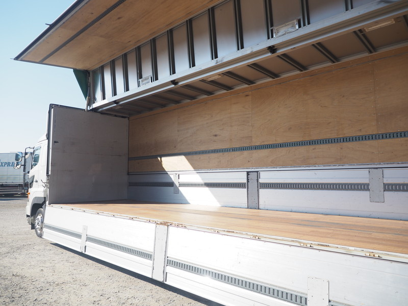 日野 グランドプロフィア ウイング車 大型 QKG-FW1AXBG 年式 H25[写真18]