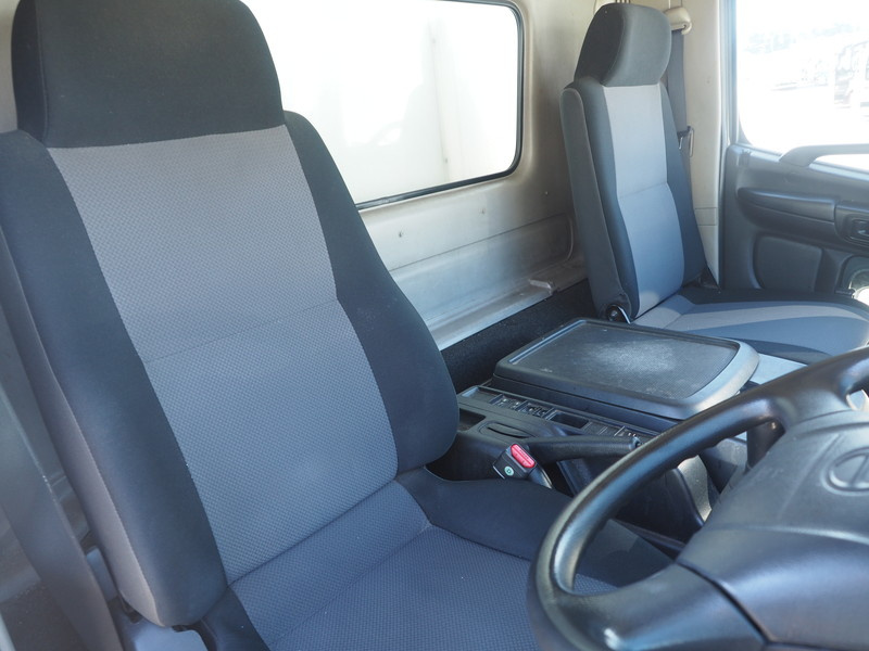 日野 レンジャー 冷凍バン 中型 TKG-FC9JKAG 年式 H26[写真24]