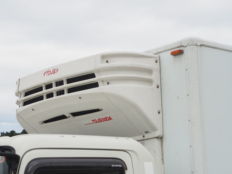 日野 レンジャー 冷凍バン 中型 TKG-FC9JKAG 年式 H25[写真08]