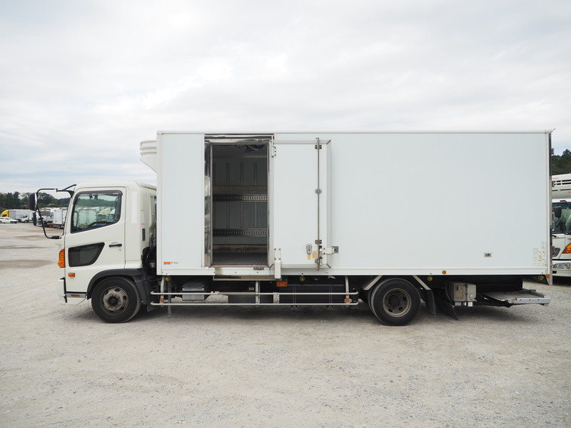 日野 レンジャー 冷凍バン 中型 TKG-FC9JKAG 年式 H25[写真14]