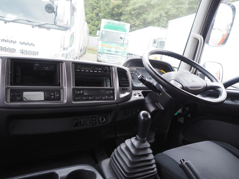 日野 レンジャー 冷凍バン 中型 TKG-FC9JKAG 年式 H25[写真28]