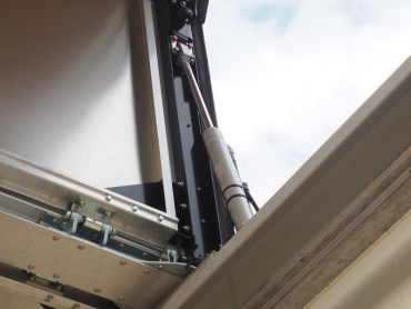 いすゞ ギガ ウイング車 大型 QKG-CYJ77A 年式 H27 [写真16]