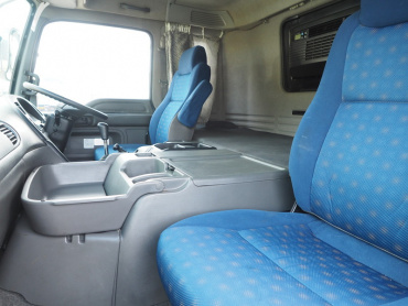 いすゞ ギガ ウイング車 大型 QKG-CYJ77A 年式 H27 [写真37]