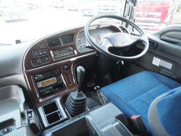いすゞ ギガ ウイング車 大型 QKG-CYJ77A 年式 H27[写真43]