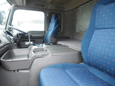 いすゞ ギガ ウイング車 大型 PDG-CYJ77W8A 年式 H21 [写真40]