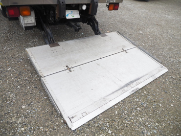 いすゞ フォワード 冷凍バン 中型 TKG-FRR90T2 年式 H25 [写真18]