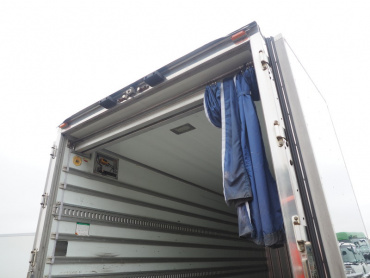 いすゞ フォワード 冷凍バン 中型 TKG-FRR90T2 年式 H25 [写真20]