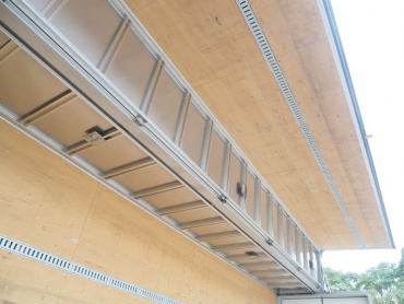 いすゞ ギガ ウイング車 大型 QKG-CYJ77A 年式 H25 [写真20]