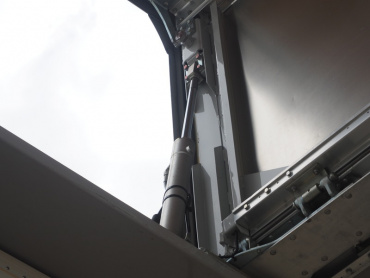 いすゞ ギガ ウイング車 大型 QKG-CYJ77A 年式 H25 [写真12]