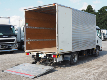 いすゞ エルフ バン車 小型 TRG-NPR85AN 年式 H29 [写真20]