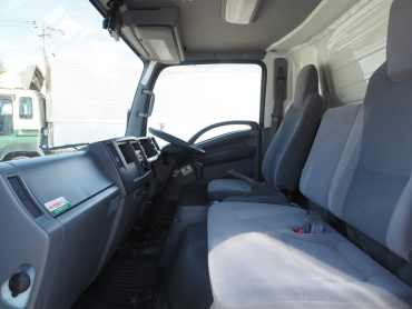 いすゞ エルフ バン車 小型 TRG-NPR85AN 年式 H29 [写真29]