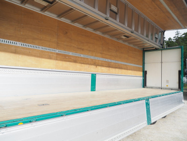 いすゞ ギガ ウイング車 大型 QKG-CYJ77B 年式 H28 [写真22]