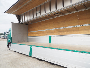 いすゞ ギガ ウイング車 大型 QKG-CYJ77B 年式 H28 [写真21]