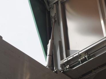 いすゞ ギガ ウイング車 大型 QKG-CYJ77A 年式 H26 [写真16]