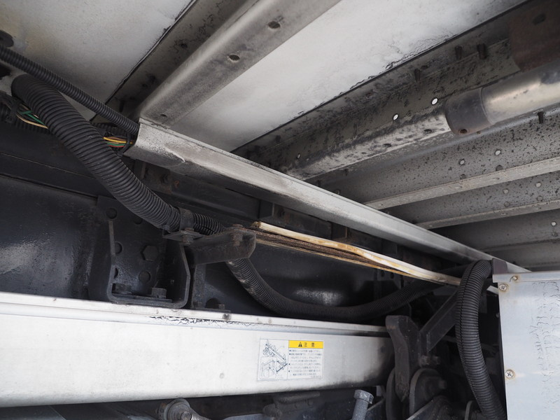 いすゞ ギガ ウイング車 大型 PKG-CYJ77W8 年式 H20[写真48]