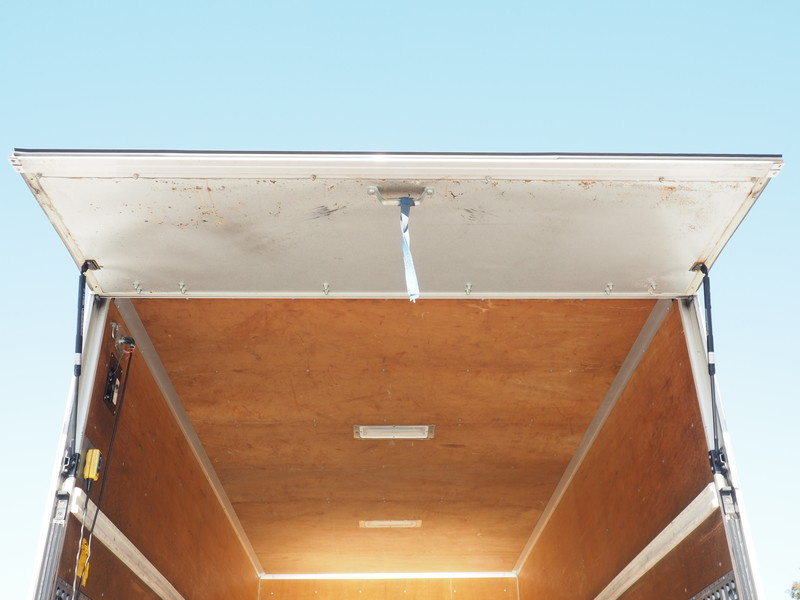 いすゞ エルフ バン車 小型 BDG-NPR85AN 年式 H19[写真20]