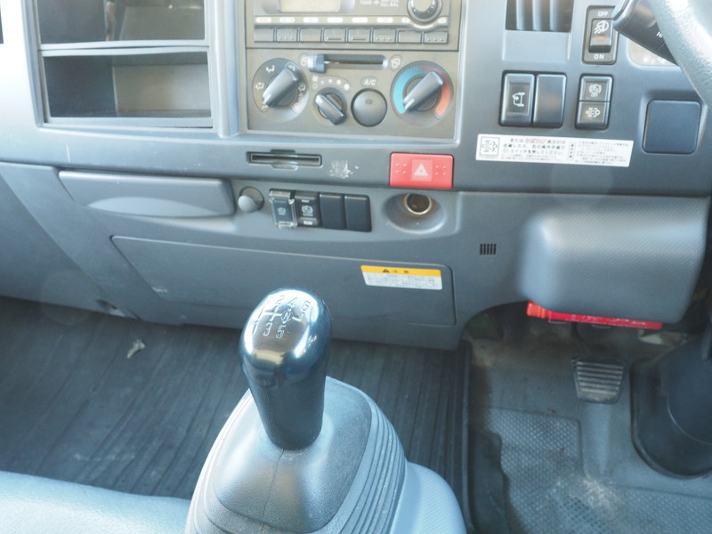 いすゞ エルフ バン車 小型 BDG-NPR85AN 年式 H19[写真32]