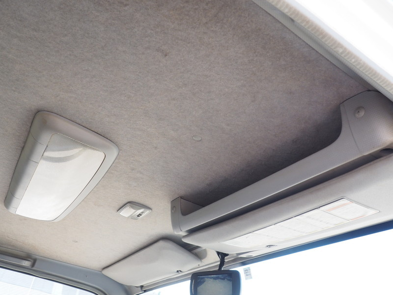 いすゞ エルフ バン車 小型 BDG-NPR85AN 年式 H19[写真33]