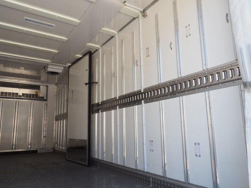 いすゞ エルフ 冷凍バン 小型 TRG-NPR85AN 年式 H28[写真22]