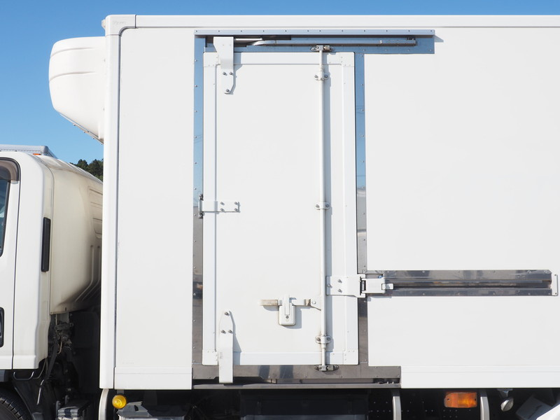 いすゞ エルフ 冷凍バン 小型 TRG-NPR85AN 年式 H28[写真16]