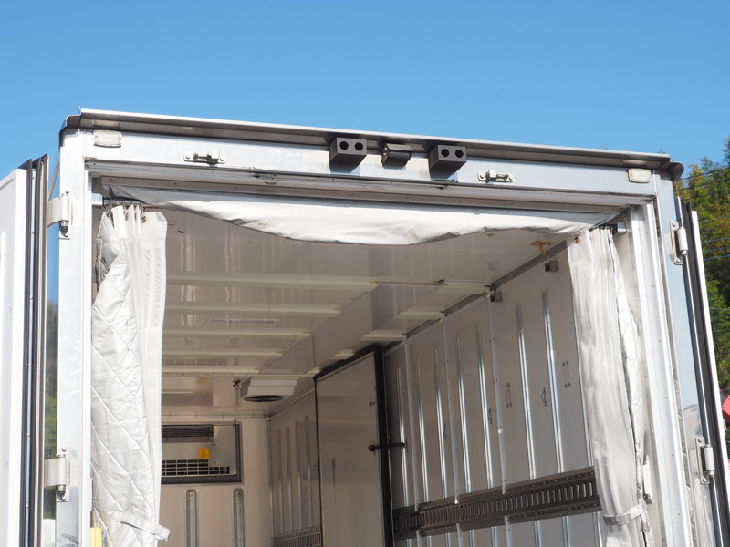 いすゞ エルフ 冷凍バン 小型 TRG-NPR85AN 年式 H28[写真26]