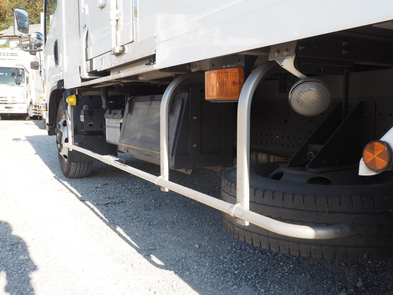 いすゞ エルフ 冷凍バン 小型 TRG-NPR85AN 年式 H28[写真15]