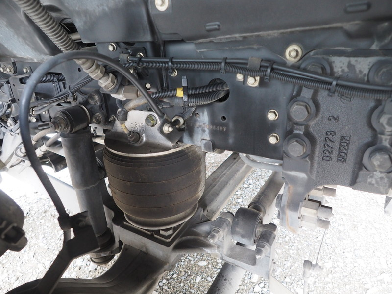 いすゞ ギガ 平ボディ 大型 QKG-CYJ77B 年式 H29[写真37]