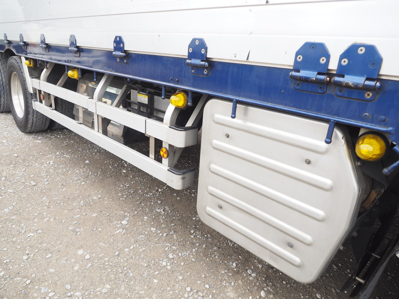 いすゞ ギガ 平ボディ 大型 QKG-CYJ77B 年式 H29[写真11]