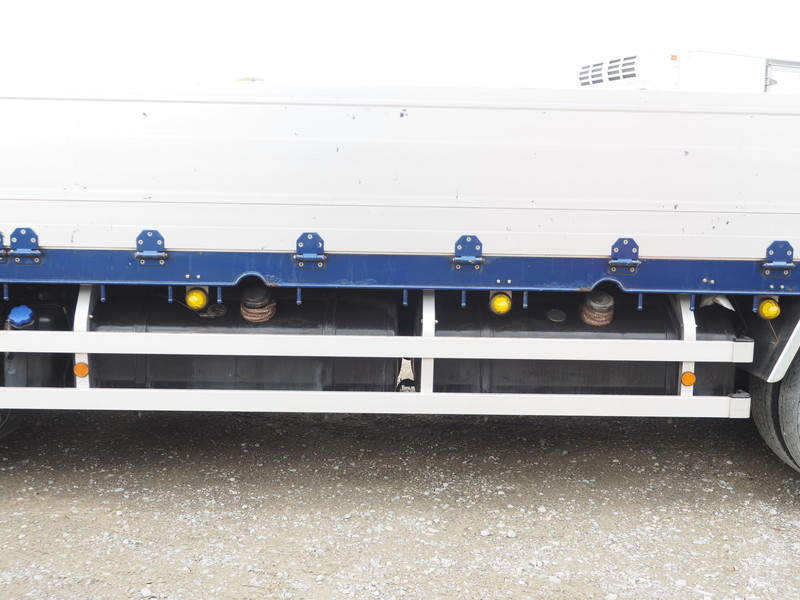 いすゞ ギガ 平ボディ 大型 QKG-CYJ77B 年式 H29[写真14]