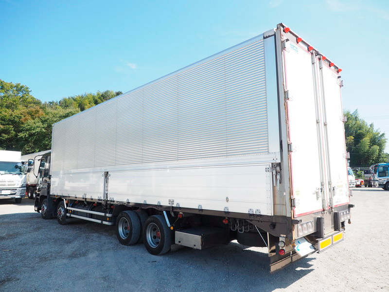 いすゞ ギガ ウイング車 大型 LKG-CYJ77A 年式 H23[写真07]