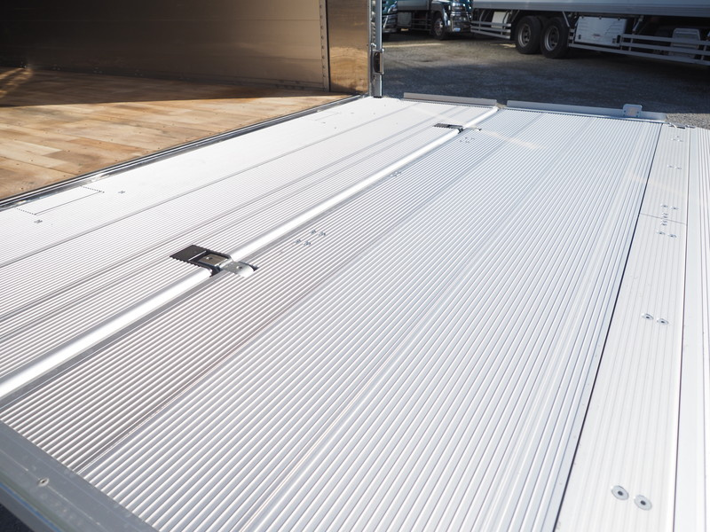 いすゞ ギガ ウイング車 大型 2PG-CYJ77C 年式 H30[写真34]