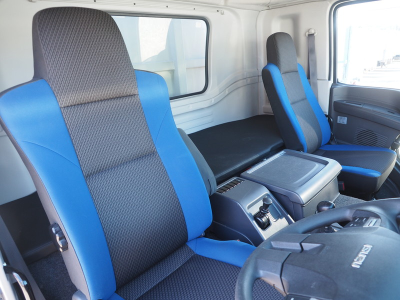 いすゞ ギガ ウイング車 大型 2PG-CYJ77C 年式 H30[写真39]